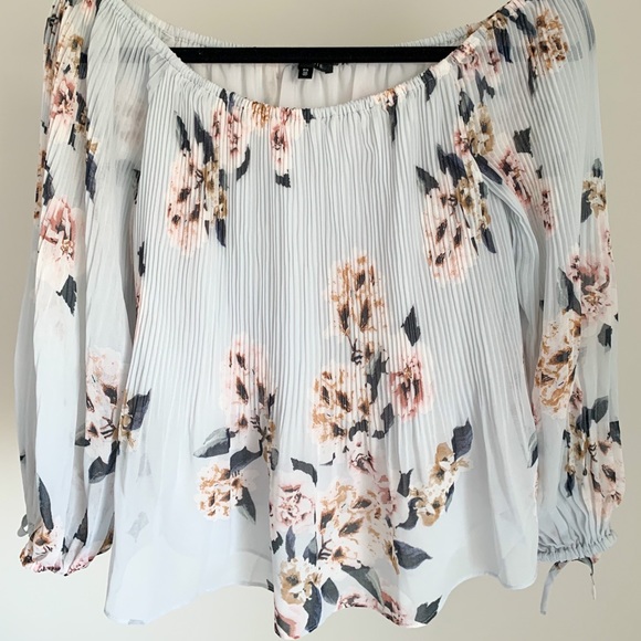 Dynamite Floral Off the Shoulder Blouse - Picture 3 of 3